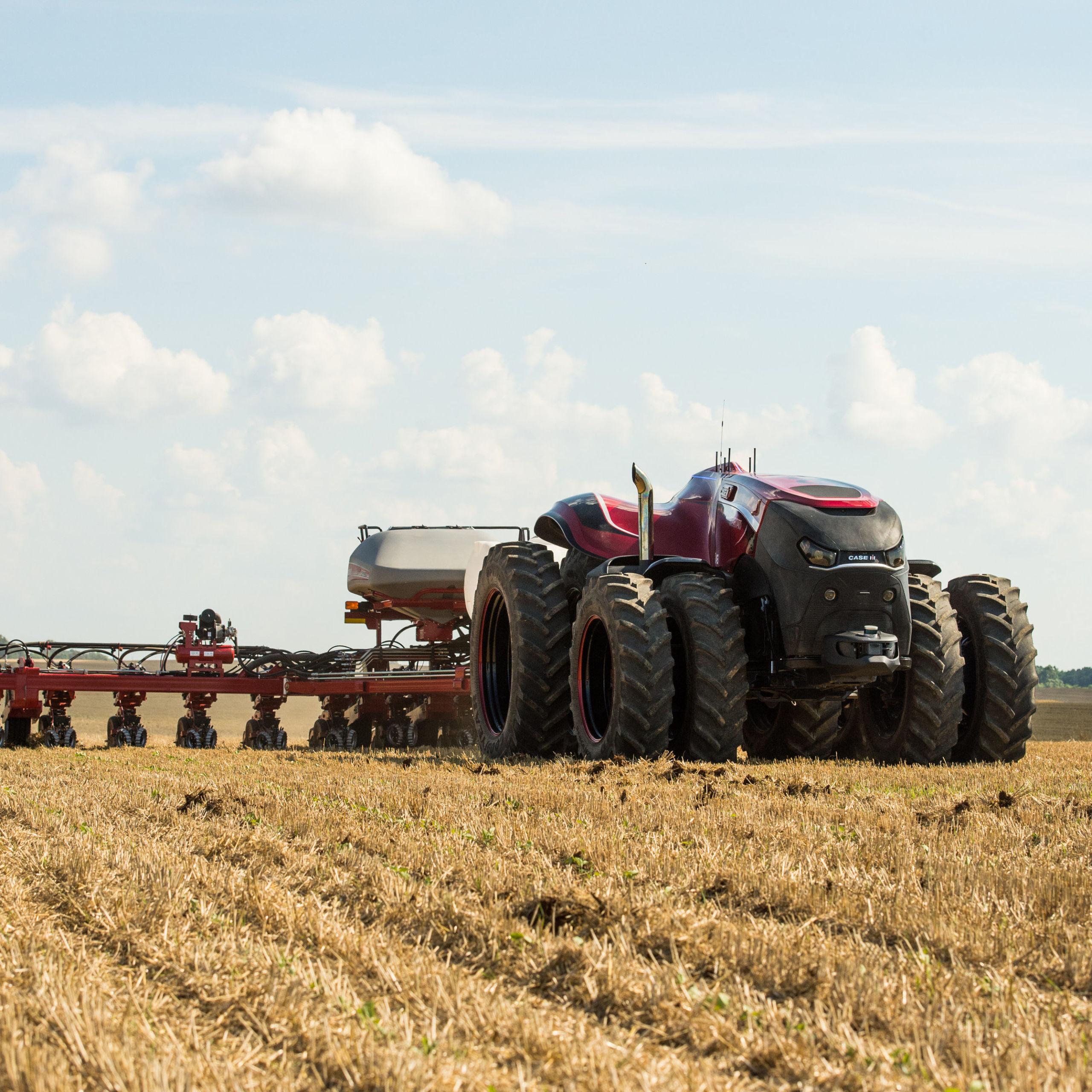 Tech Race: Field Robots vs Self-Driving Tractors