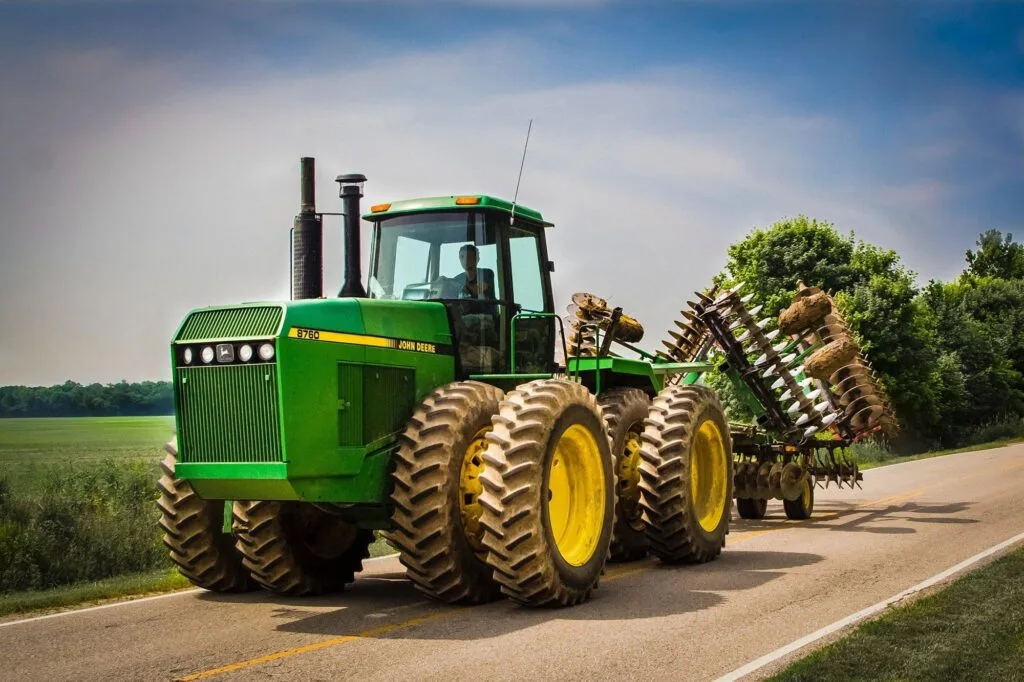 John Deere Debuts Zero-Emission Farm Tractor at CES