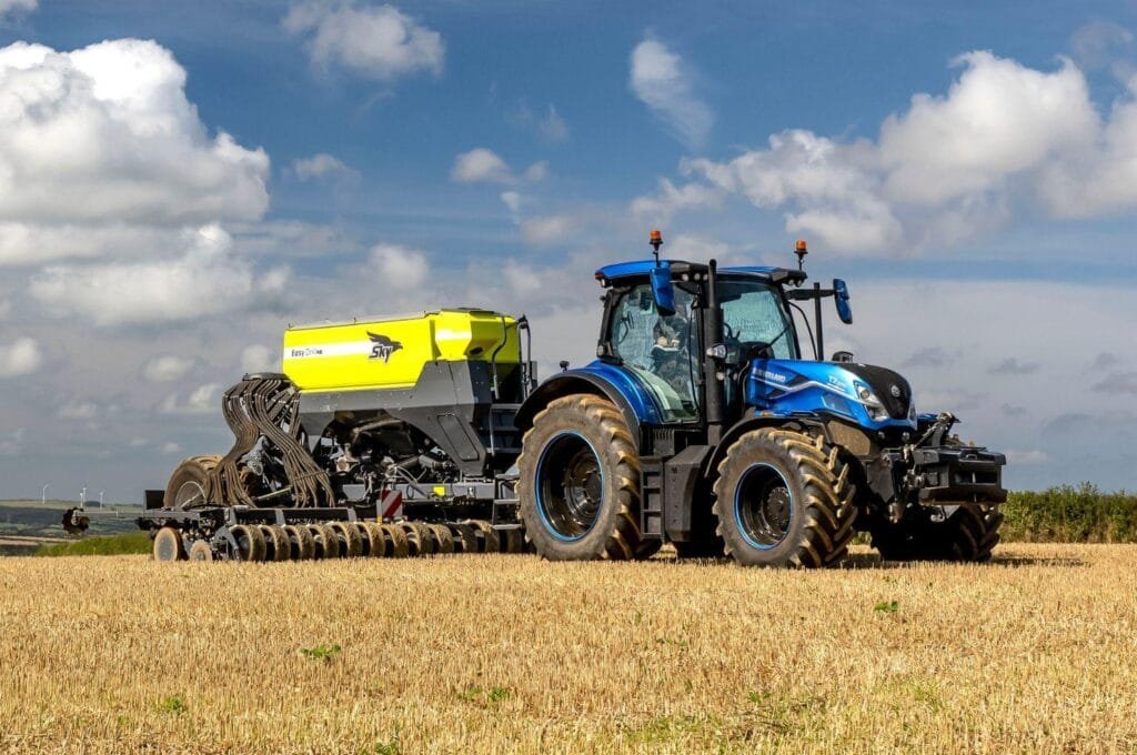 New Holland Debuts First US Methane Tractor
