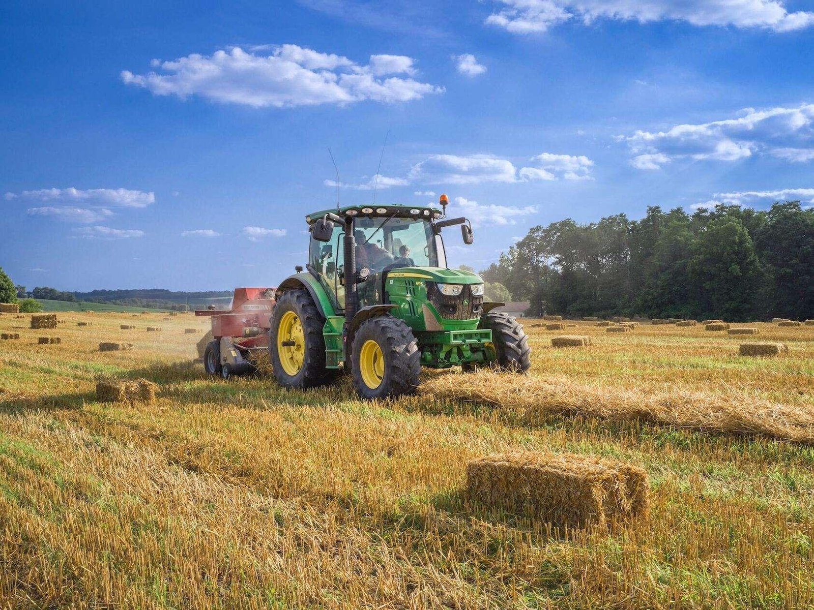 Deere Battles Farm Labor Crisis with AI Tractors