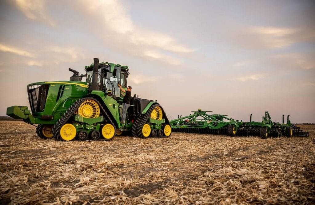 Autonomous Tractor Technology Collaboration Launched to Advance Agricultural Innovation