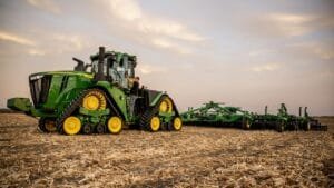 Midwest Farmers Fed Up with Unrepairable High-Tech Tractors