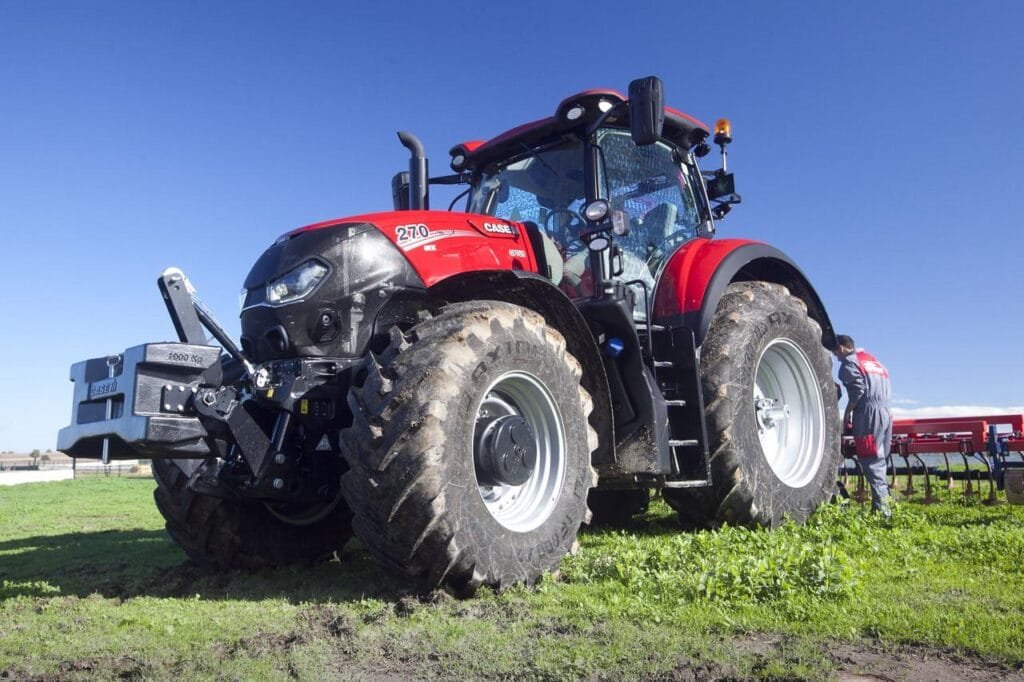 New Generation of Optum Tractors Offers Improved Controls and Customizable Technology Solutions